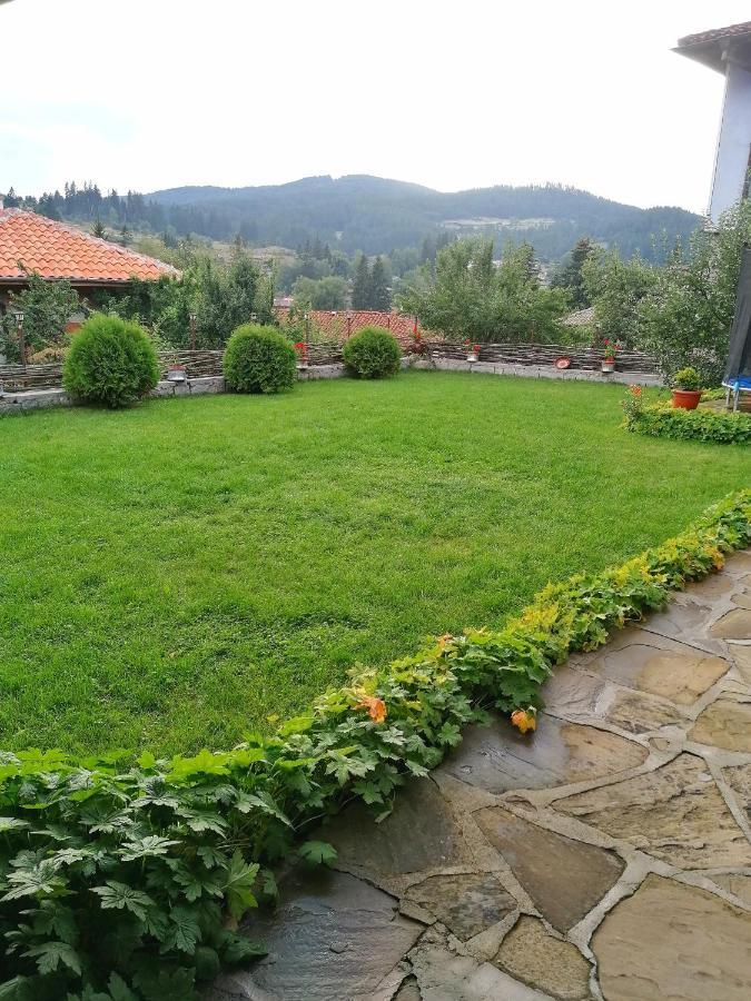 Hotel Радкината Къща Kopriwschtiza Exterior foto
