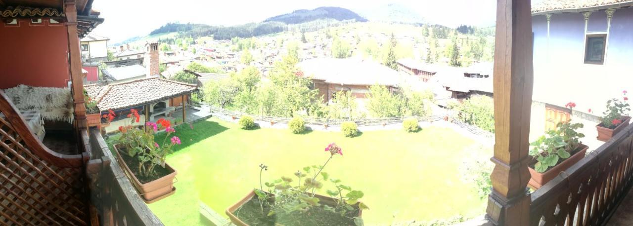 Hotel Радкината Къща Kopriwschtiza Exterior foto